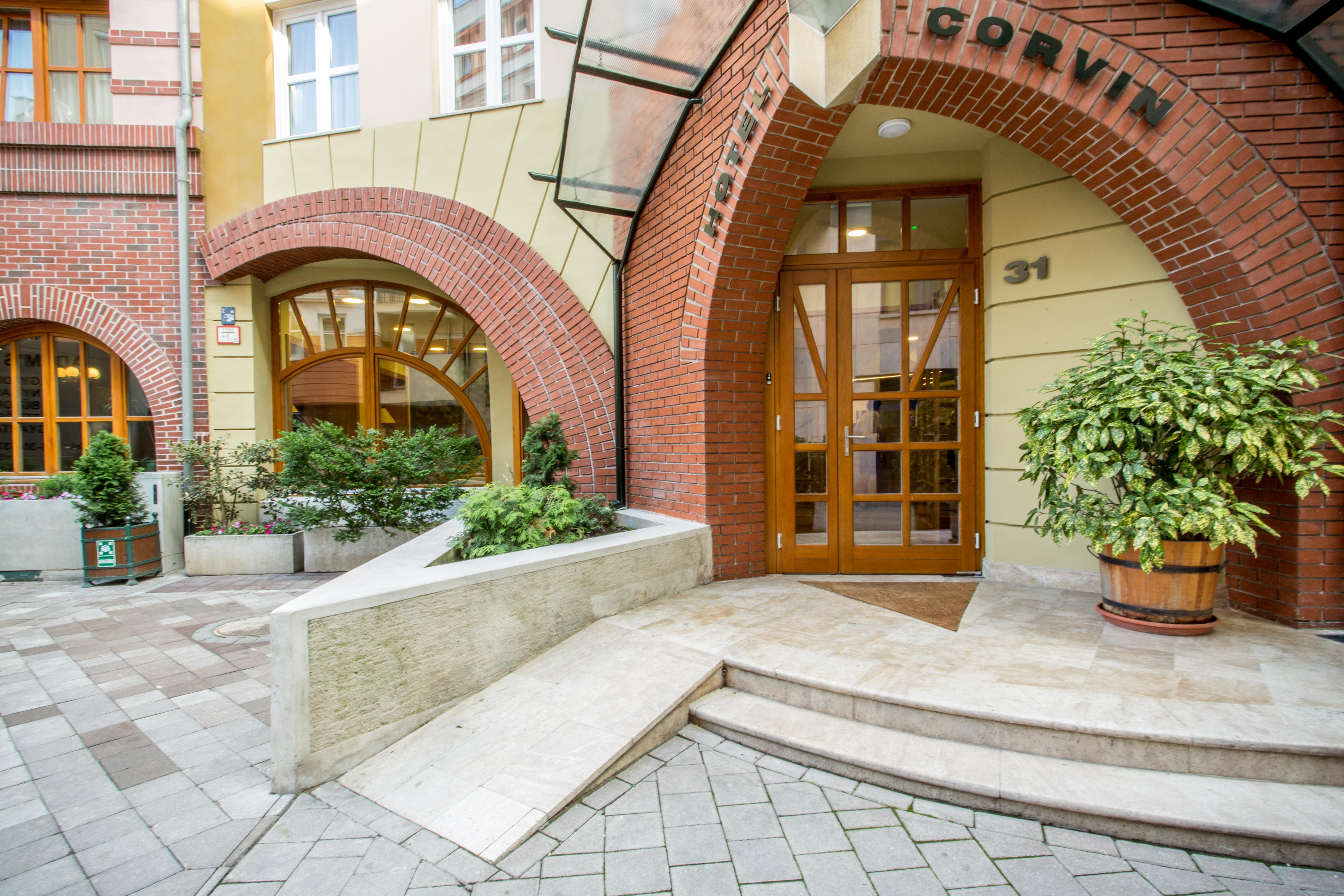 Corvin Hotel Budapest Sissi Wing Exterior foto